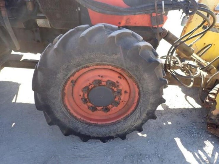 2016-kubota-m7040d-image-60
