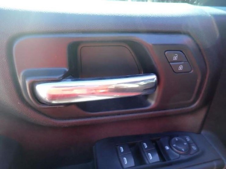 2022-chevrolet-silverado-2500-image-32