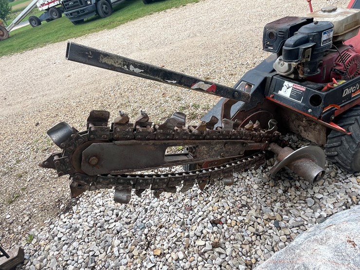ditch-witch-1020-image-4