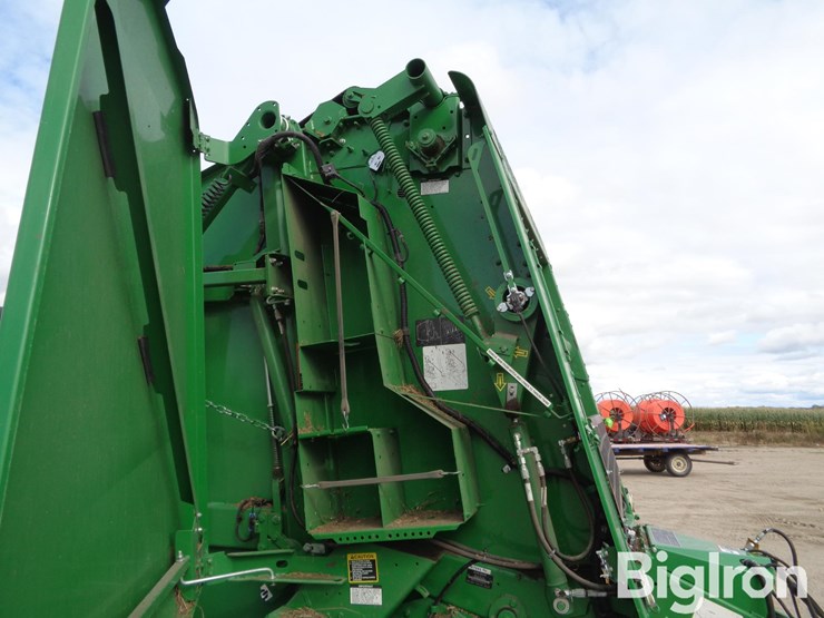 2022-john-deere-560m-image-17
