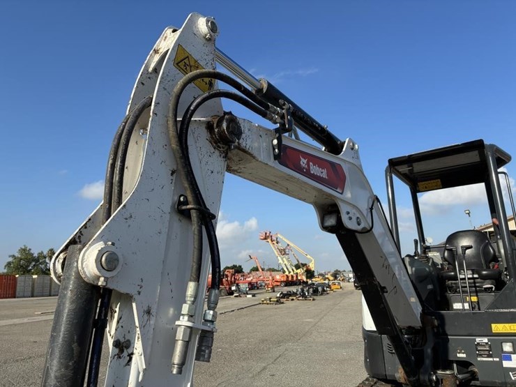 2024-bobcat-e32-image-9