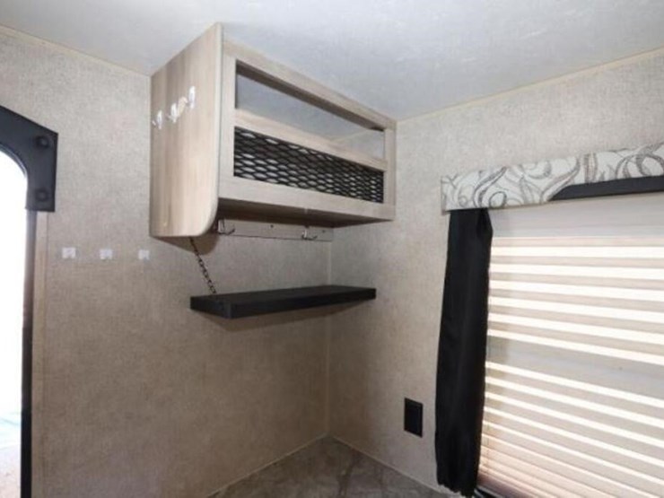 2020-catalina-241rls-travel-trailer-5zt2canb1lu034-image-32