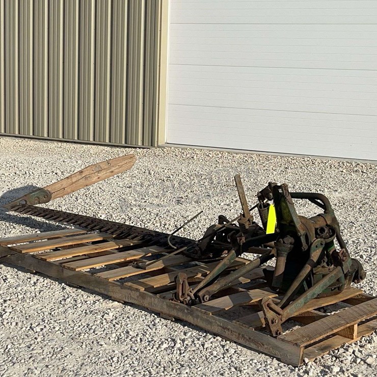 JOHN DEERE 9