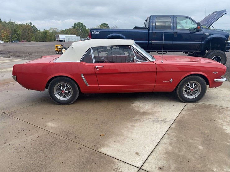 1965-ford-mustang-269-image-4