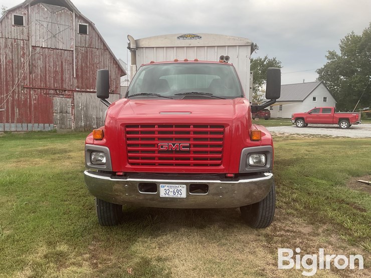 2004-gmc-topkick-image-2
