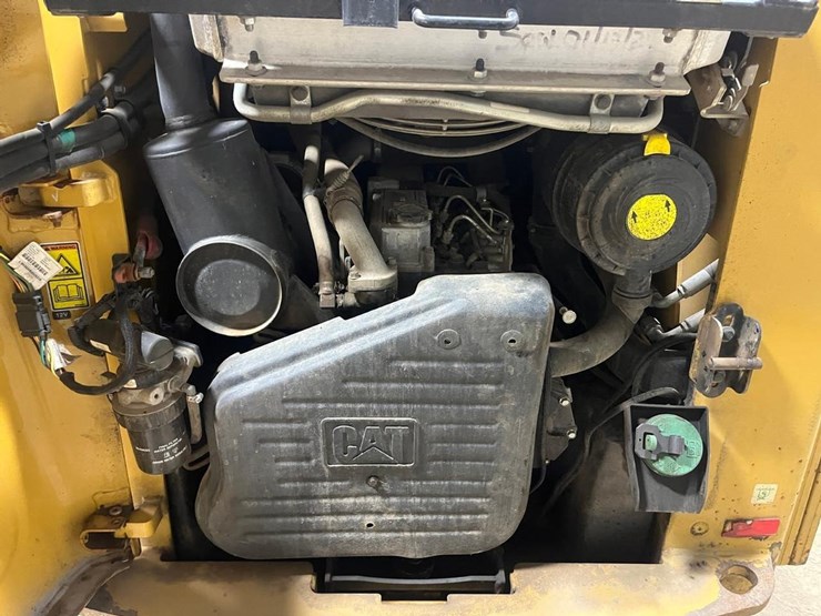 caterpillar-246c-image-14