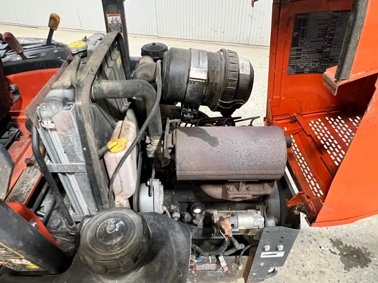 2014-kubota-zd331-image-11