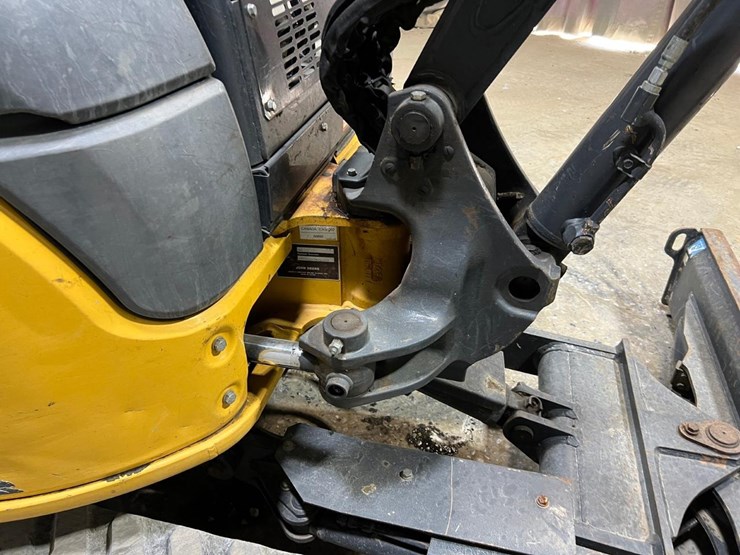 2022-deere-35g-image-27