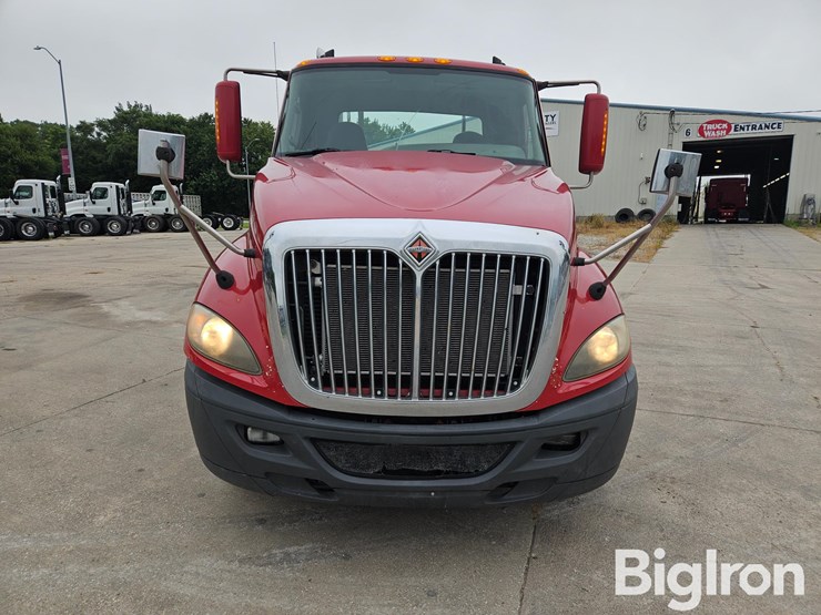 2014-international-prostar-image-2