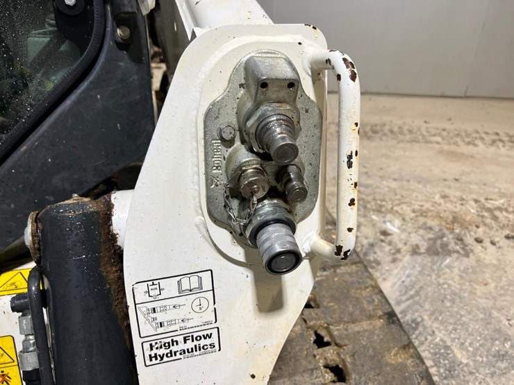 2023-bobcat-t770-image-11