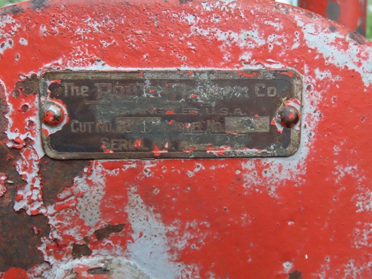 1900's-bowser-gas-pump-image-2