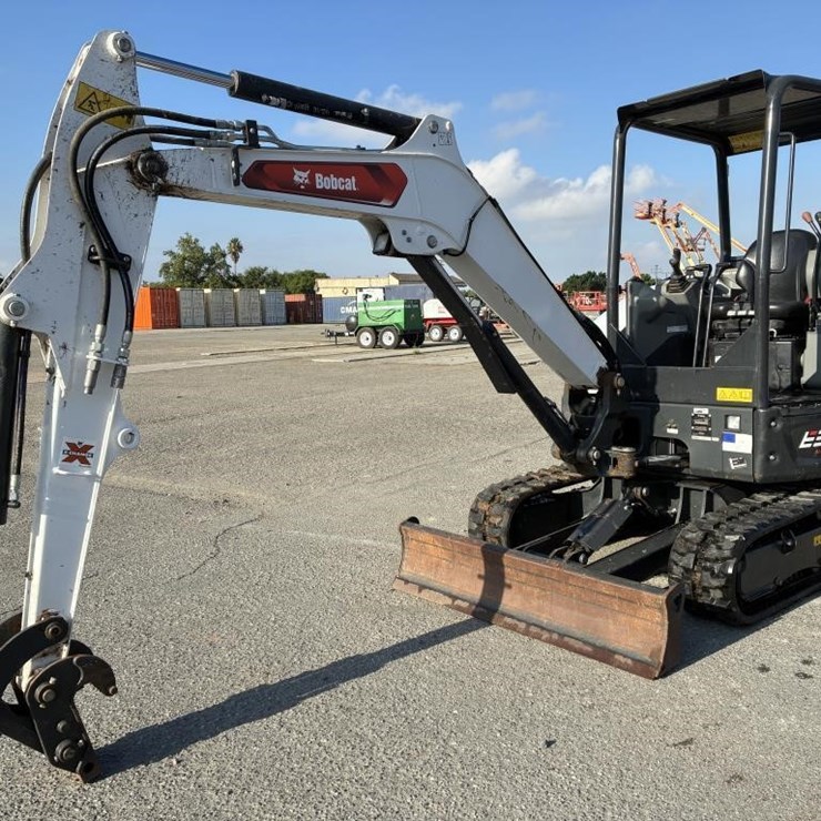 2024 BOBCAT E32