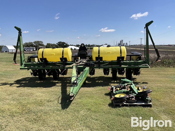 john-deere-7200-image-2