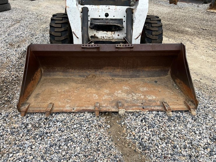 2008-bobcat-s300-image-9