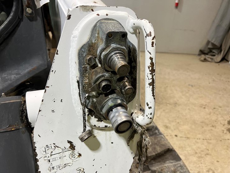 2016-bobcat-t870-image-12