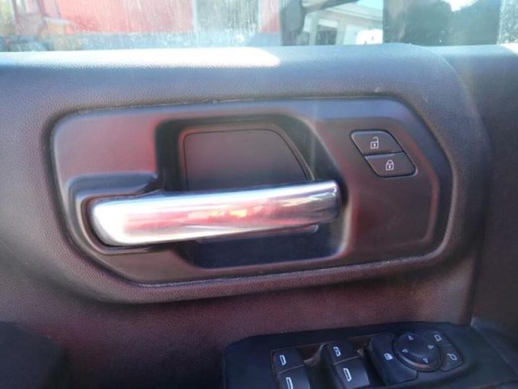 2022-chevrolet-2500-image-29