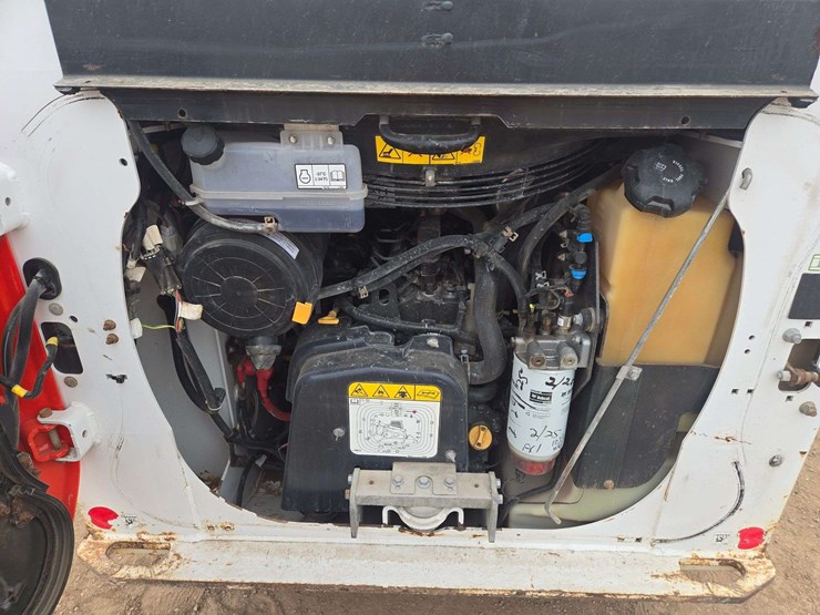 2022-bobcat-t64-image-17