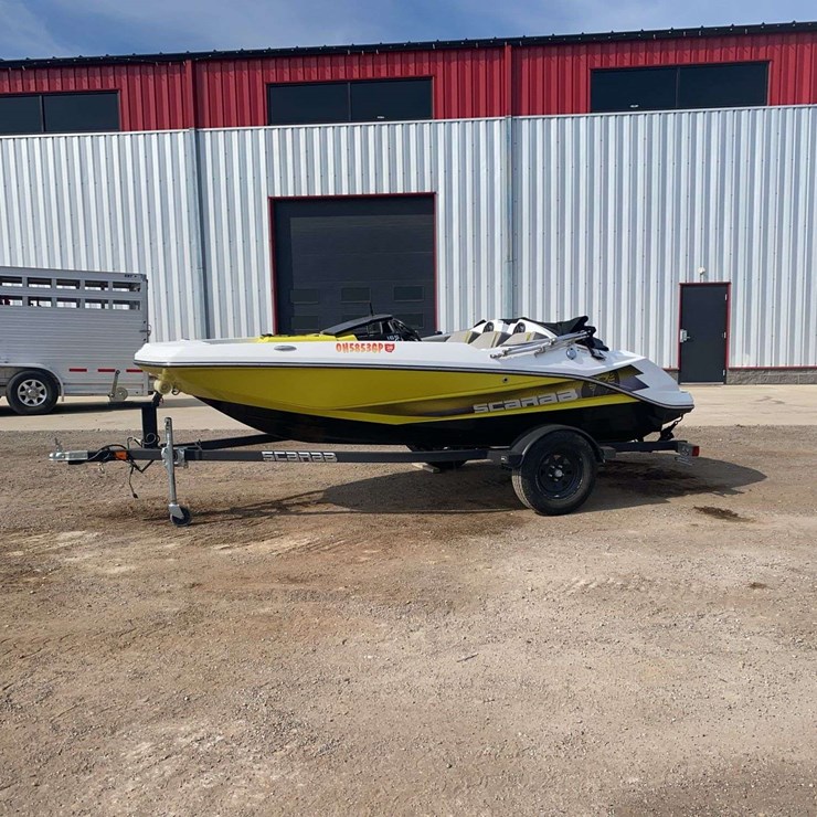 2020 Scarab Party Jet Boat