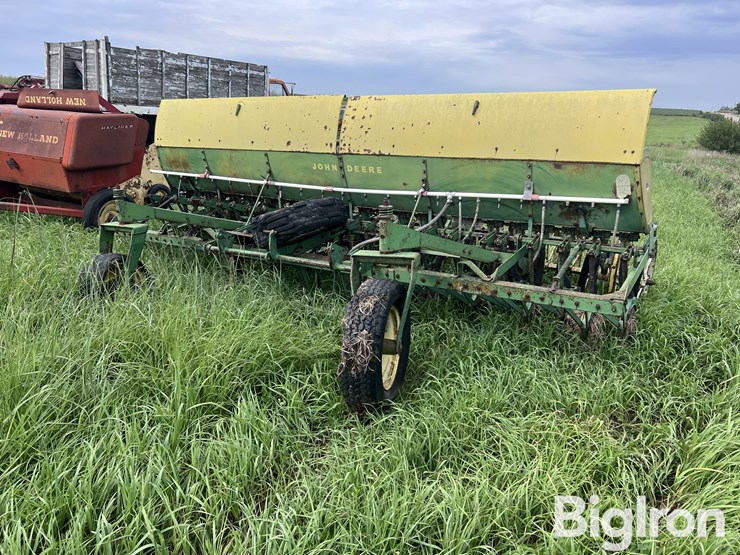 john-deere-200-image-1