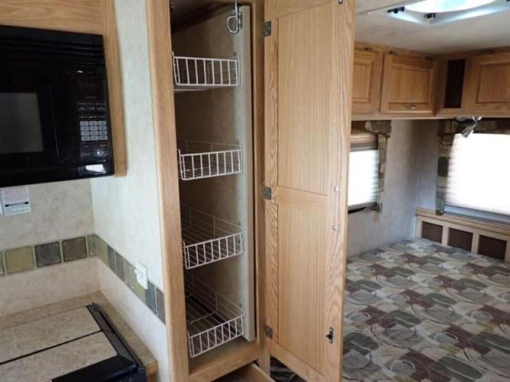 2007-big-foot-30mh26sl-26-ft-s/a-class-c-motorhome-image-65