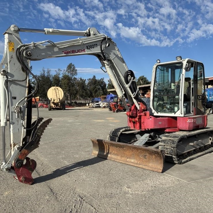 2016 TAKEUCHI TB280FR