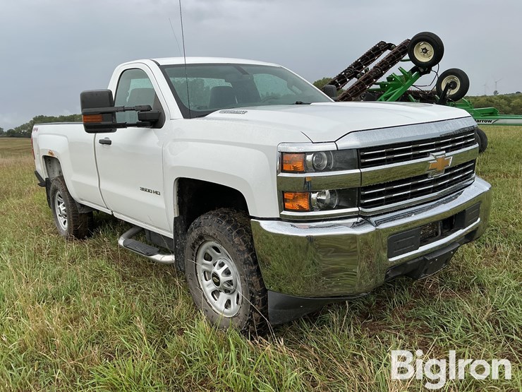 2015-chevrolet-silverado-3500-image-3