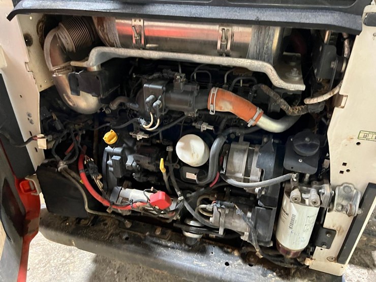 2023-bobcat-t770-image-16