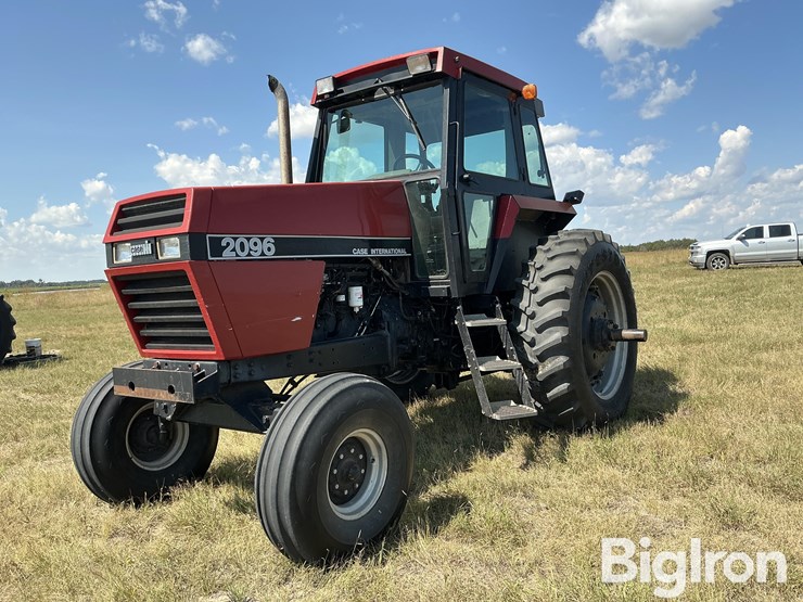 1989-case-ih-2096-image-1