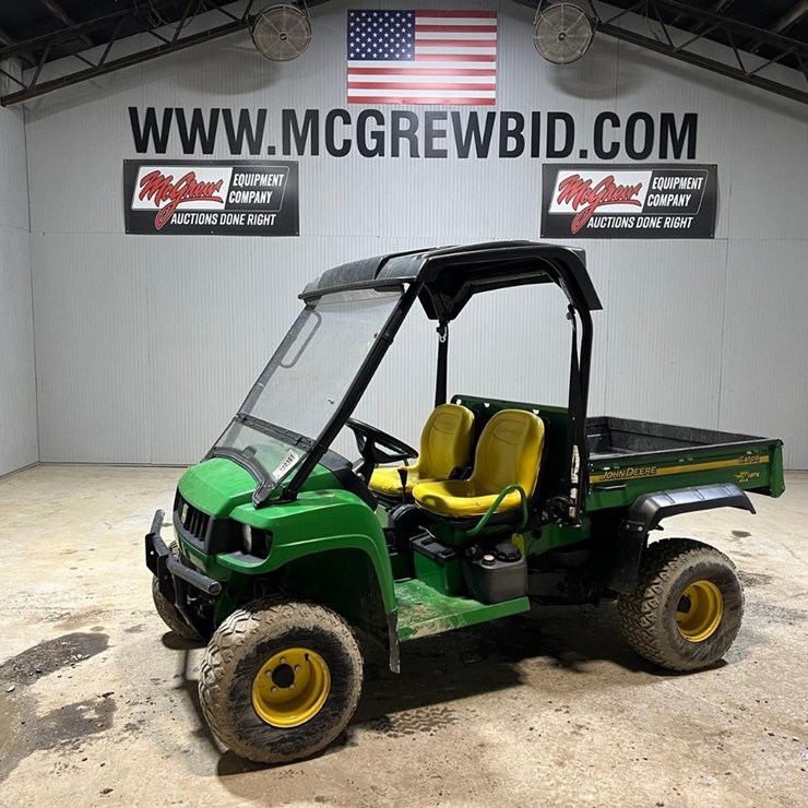 JOHN DEERE GATOR