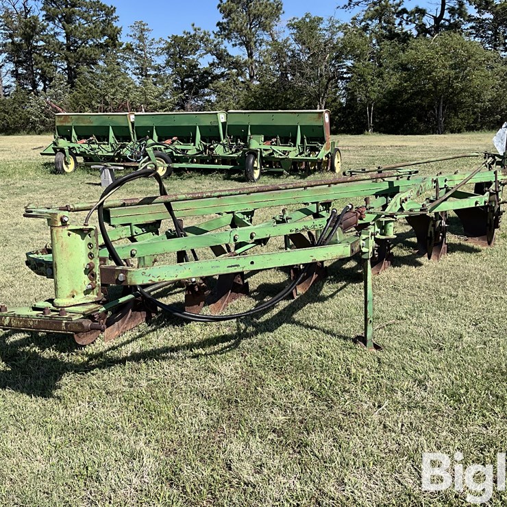 JOHN DEERE F145
