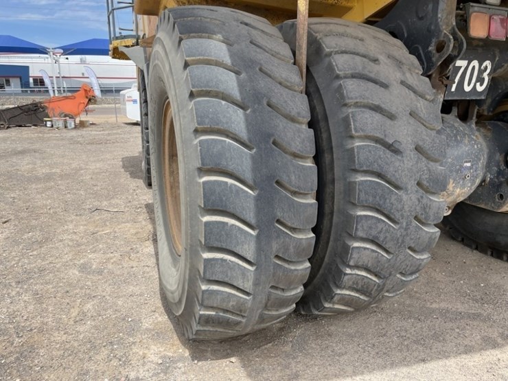 2015-komatsu-hd605-7e0-image-10