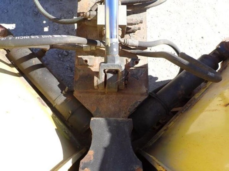 2016-kubota-m7040d-image-50