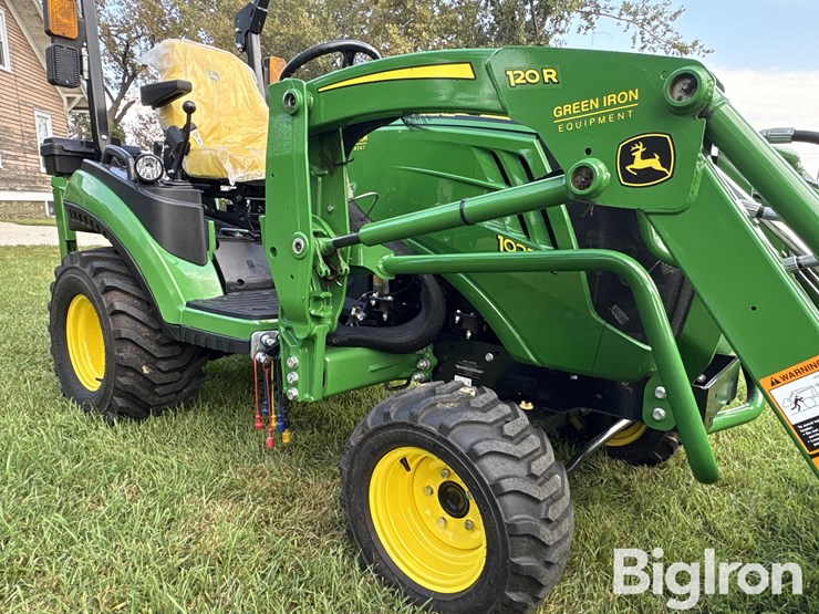 2021-john-deere-1025r-image-13