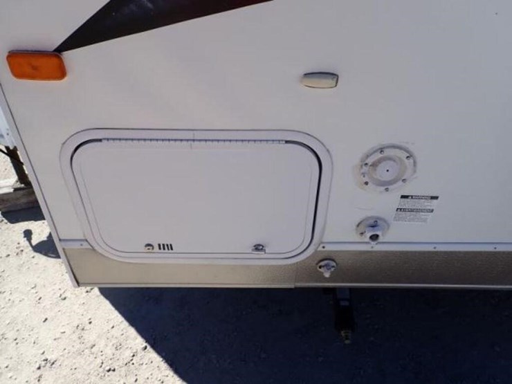 2012-skyline-nomad-t/a-travel-trailer-1se200r21cf0-image-111