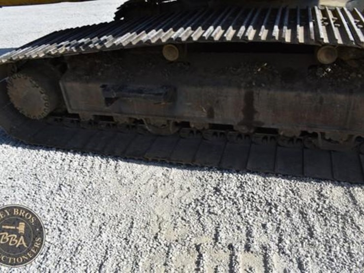 2014-komatsu-pc210-10-image-48