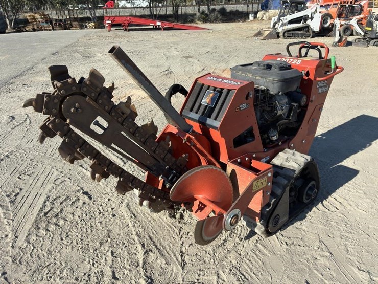 2017-ditch-witch-c16x-image-1