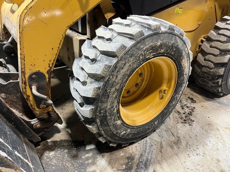 caterpillar-246c-image-11