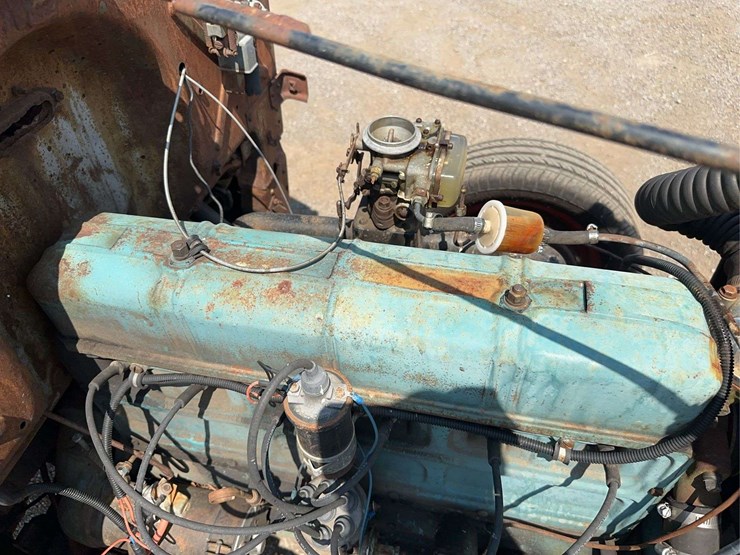chevrolet-1/2-ton-regular-cab-pickup-image-13