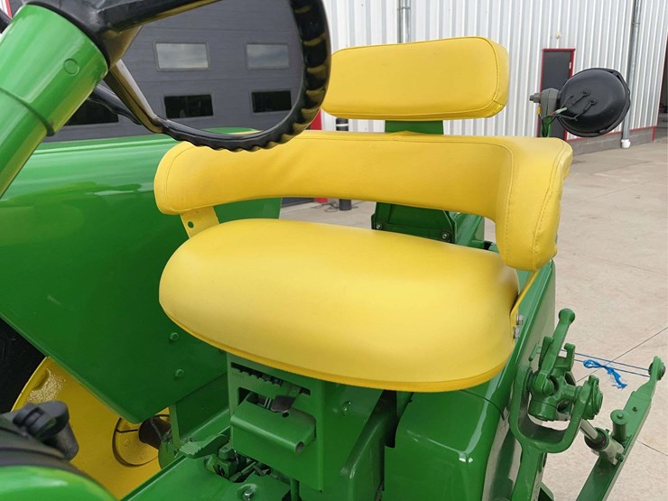 john-deere-3020-image-18