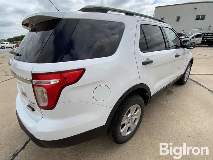 2014-ford-explorer-image-18