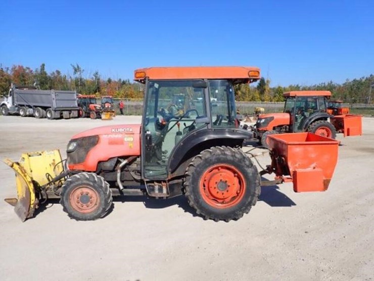 2016-kubota-m7040d-image-8