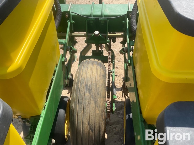 john-deere-7300-image-19