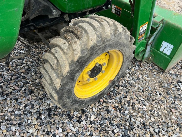 2021-john-deere-3025e-image-18