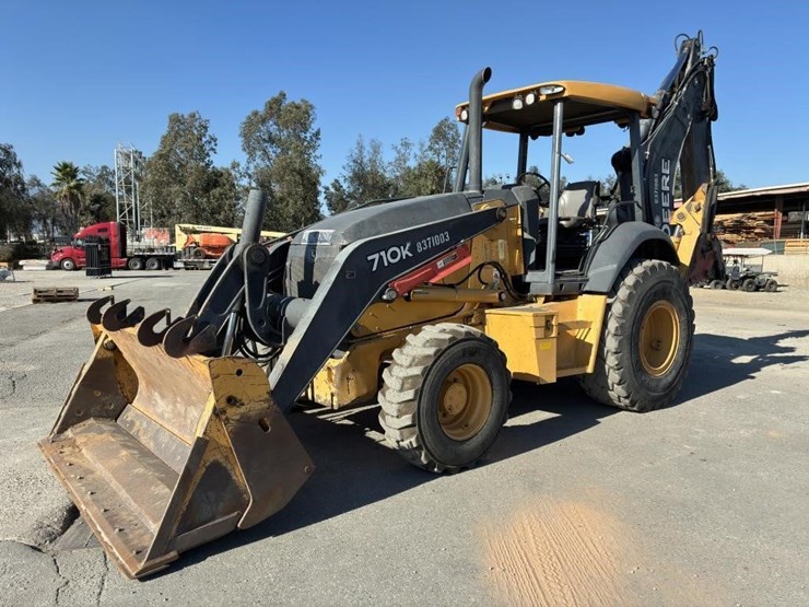 2015-deere-710k-image-1