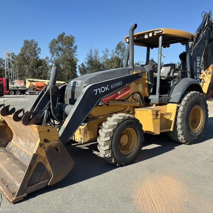 2015 DEERE 710K