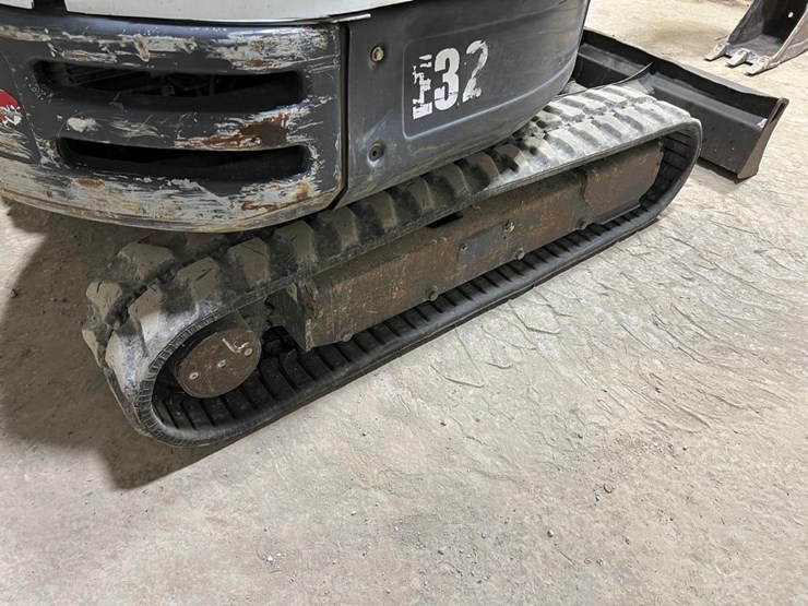 2017-bobcat-e32-image-19