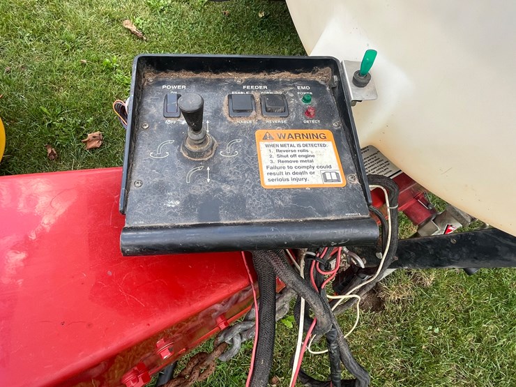 new-holland-fp240-image-12