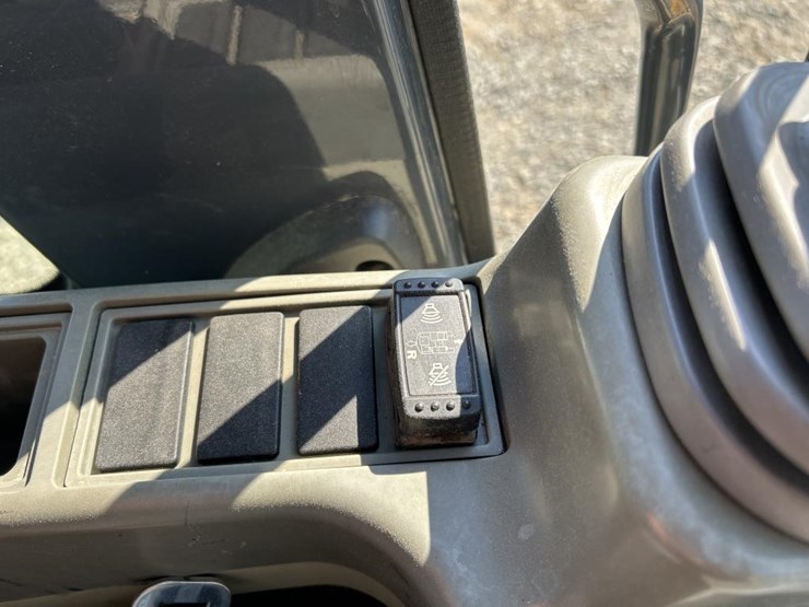 deere-75g-image-60