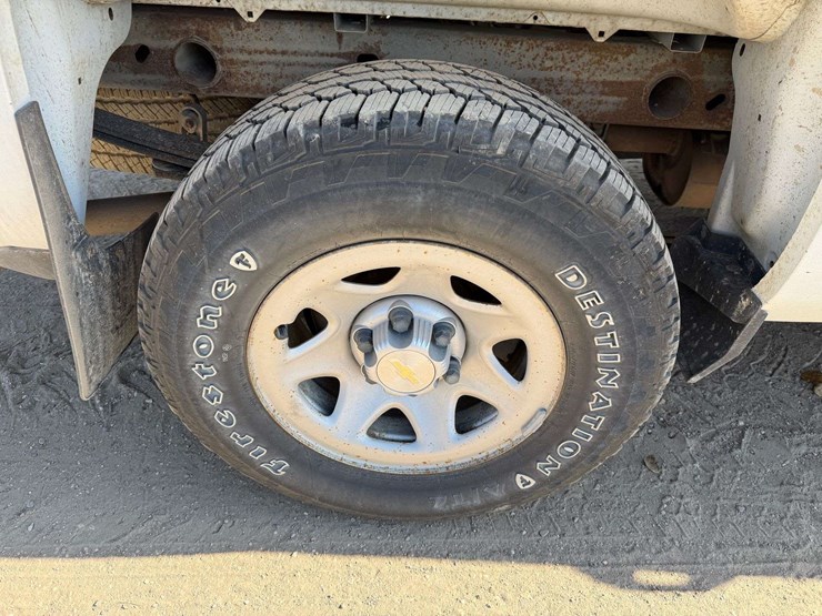 2018-chevrolet-1500-image-24