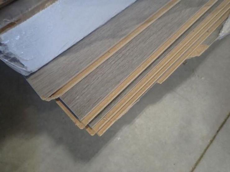 qty-of-assorted-laminate-flooring-image-9
